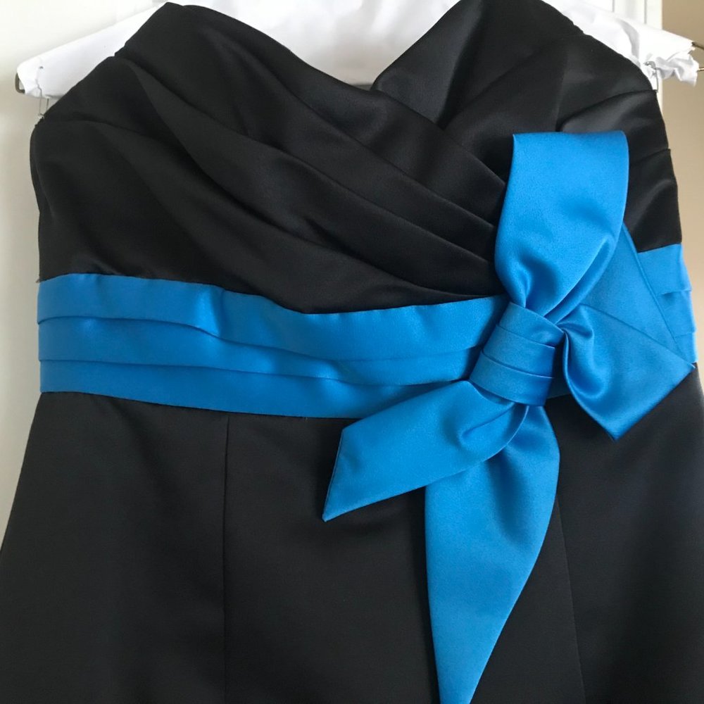 Dress - Picture 4 of 10